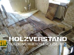 Probeöffnung durch Holzschutzgutachter Berlin